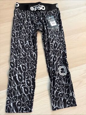 PSD Black & White Graffiti-Print Compression Leggings